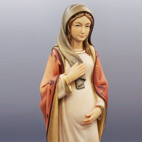 Eine Figur der schwangeren Maria